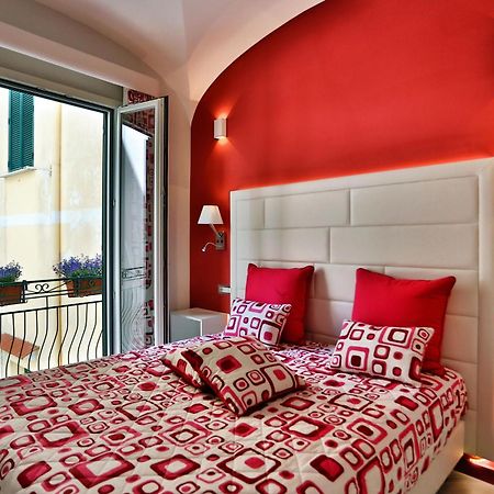 Amalfi Apartments Design Centro Storico Luaran gambar