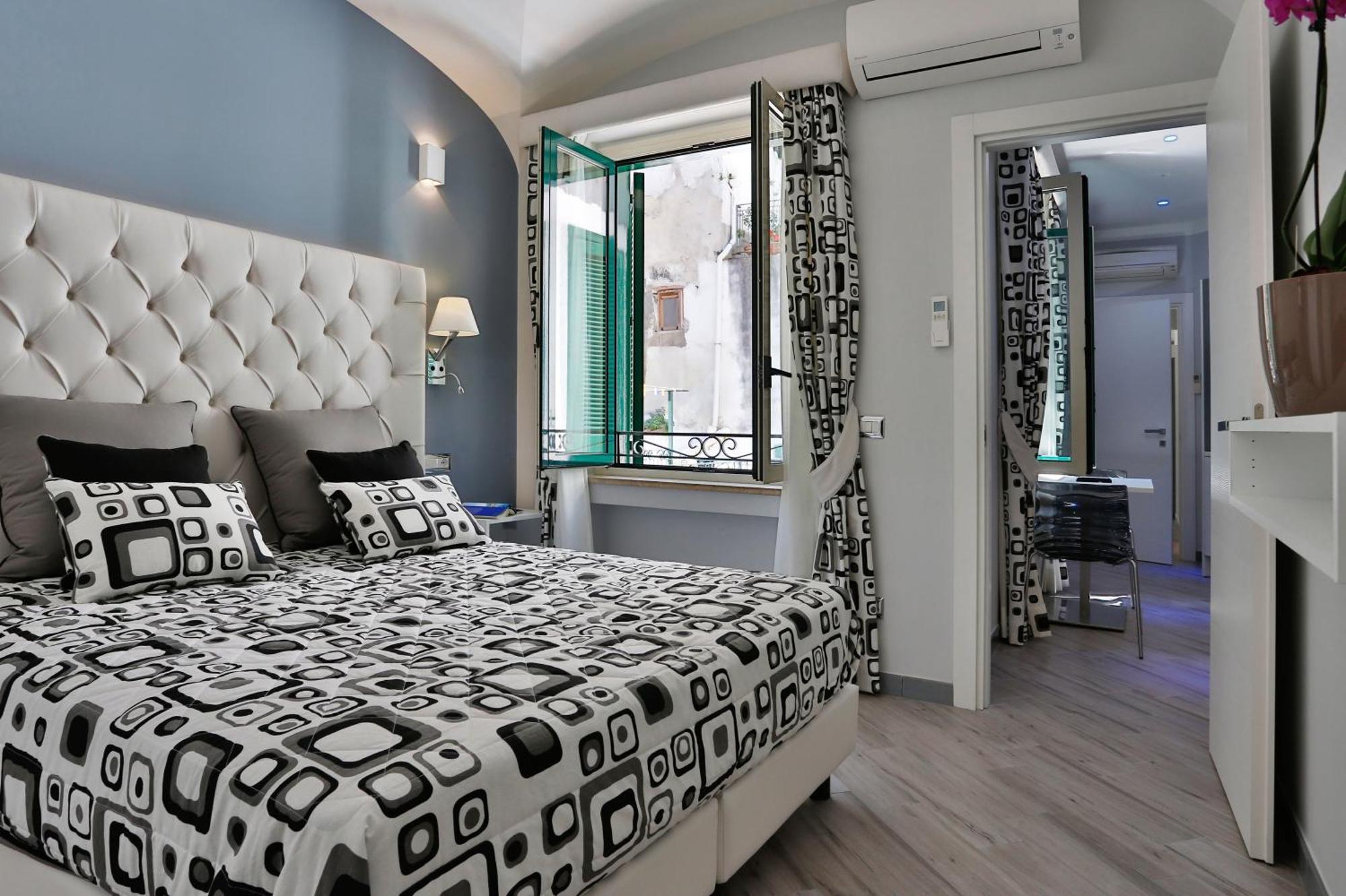 Amalfi Apartments Design Centro Storico Luaran gambar