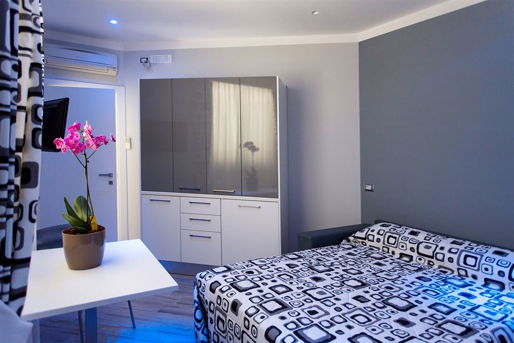 Amalfi Apartments Design Centro Storico Luaran gambar
