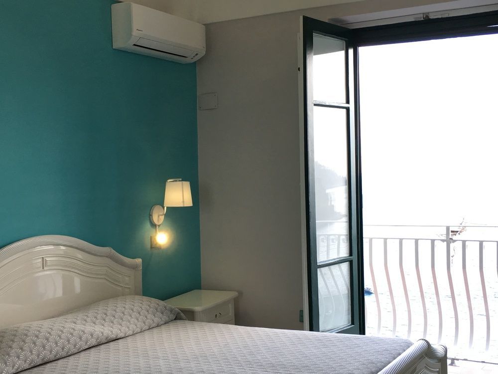 Amalfi Apartments Design Centro Storico Luaran gambar